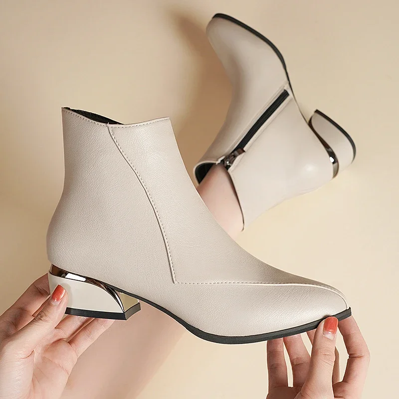 Aria Voss Low-Profile Step Boots - Image 5
