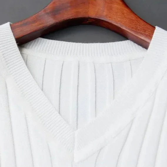 Oakson V-Neck Tee - Image 5